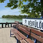بيت ضيافة Fulop Panzio Révfülöp