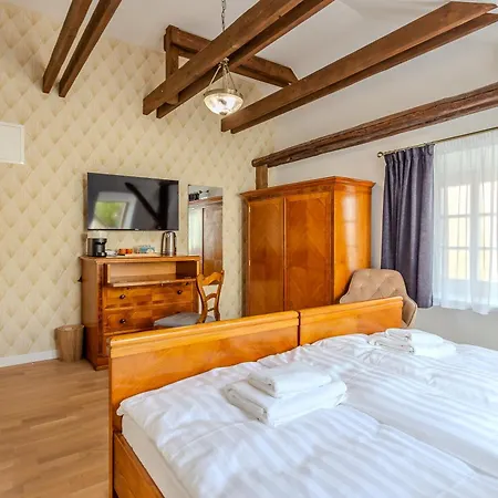 Fulop Panzio Near Balaton 레브풀롭