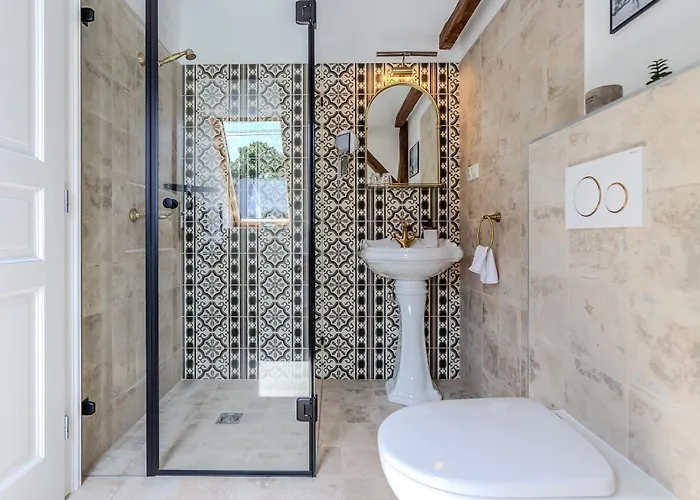 Fulop Panzio בית הארחה 3*